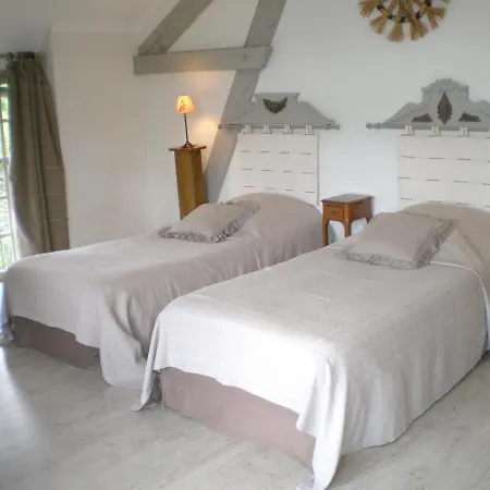 Vila Spacieuse A Avec Piscine Privee