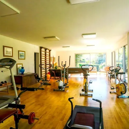 De 8 Avec Piscine Privee Jardin Amenage Et Wifi A De Bosdarros Villa Haut-de-Bosdarros