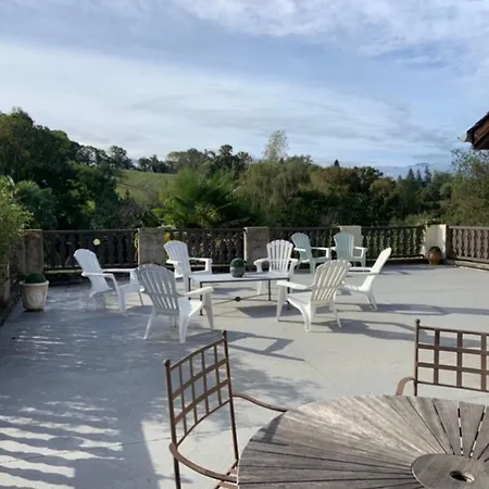 Spacieuse A Avec Piscine Privee 빌라