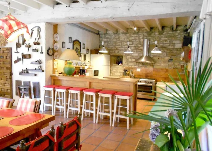 Spacieuse A Avec Piscine Privee Вилла